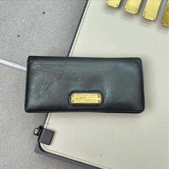 Marc by Marc Jacobs Bifold Wallet​ - Picture 1 of 10